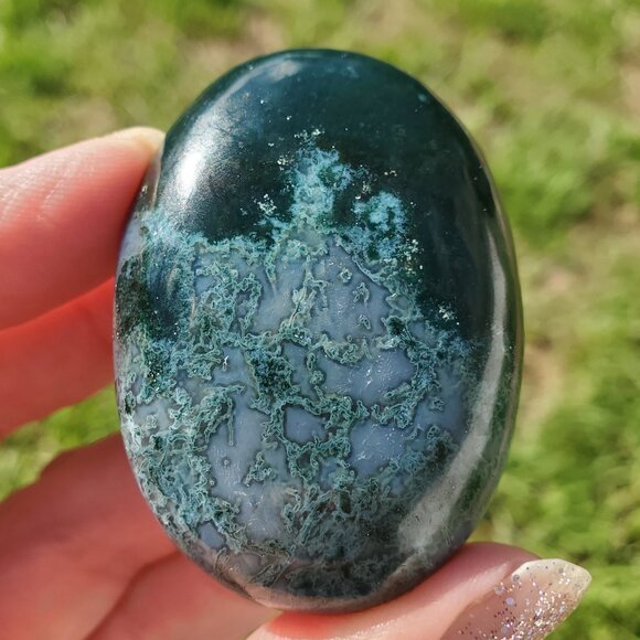 Moss Agate Palm Pillow Stone (GH1) - Picture 1 of 5